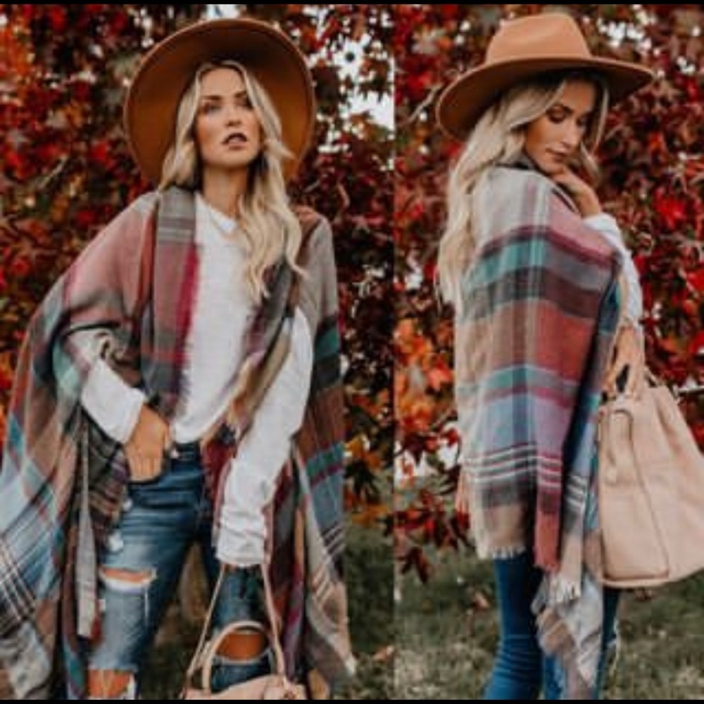 VICI - Autumn Air Plaid Pocketed Ruana, One size (EUC)